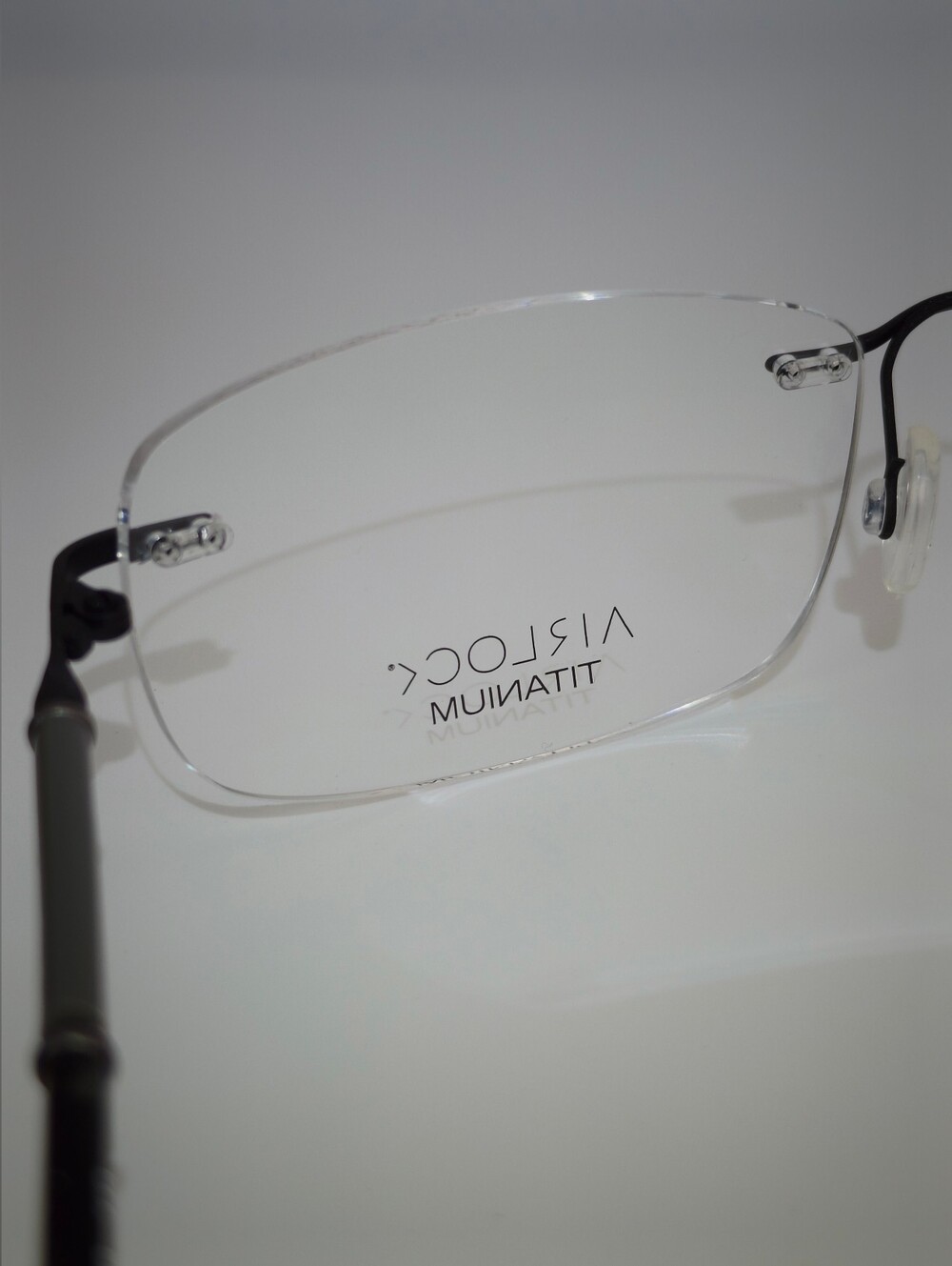 Airlock Titanium. Rimless Compression Mount. Patterns Mounting Bushing Inc. - Picture 9 of 14